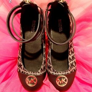 LITTLE GIRLS MICHAEL KORS SHOES